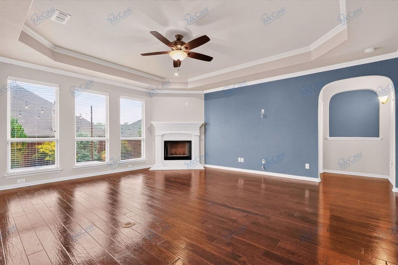 430 Brookdale Dr. Midlothian, TX 76065