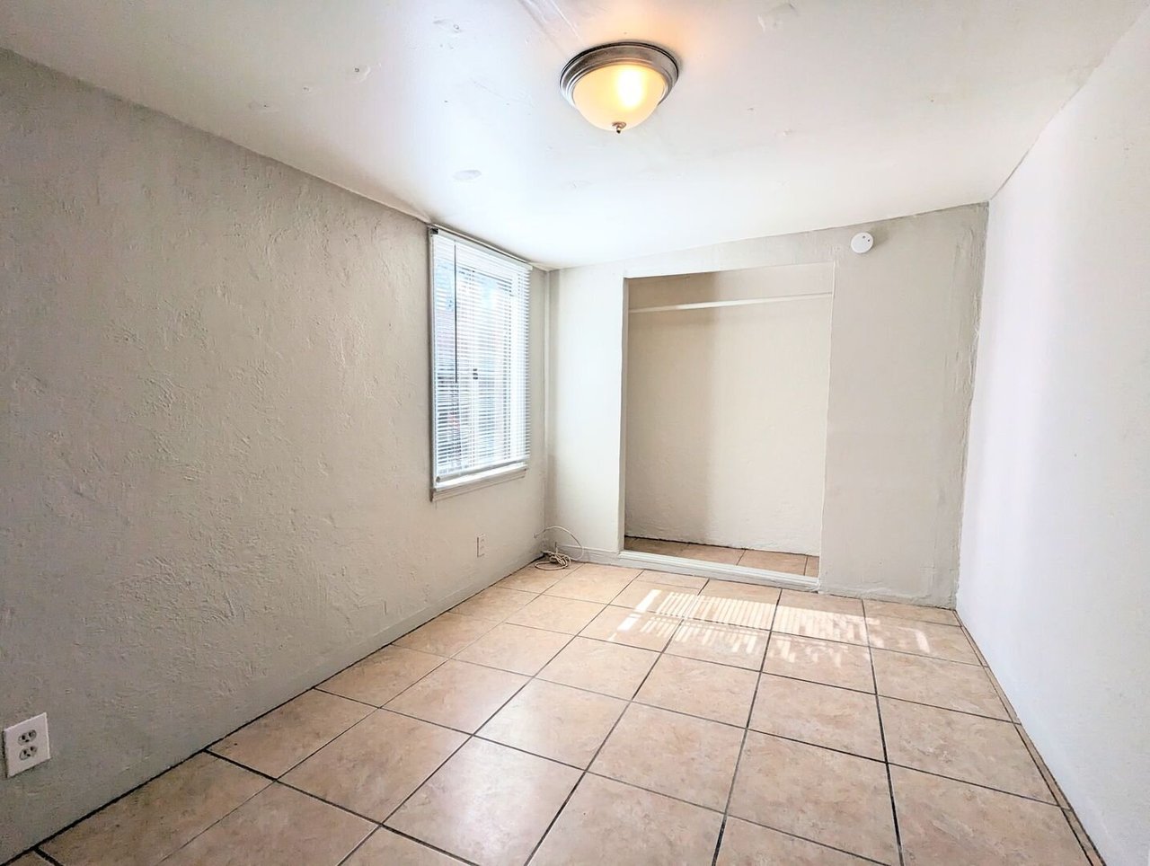 912 S 4th Ave Unit B Tucson, AZ 85701