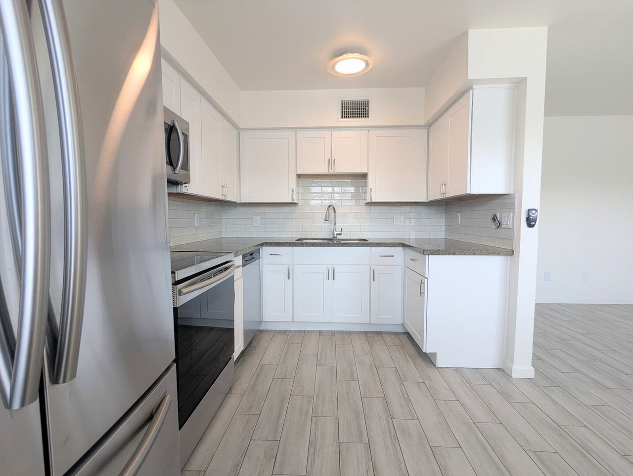 3743 E Blacklidge Dr Tucson, AZ 85716