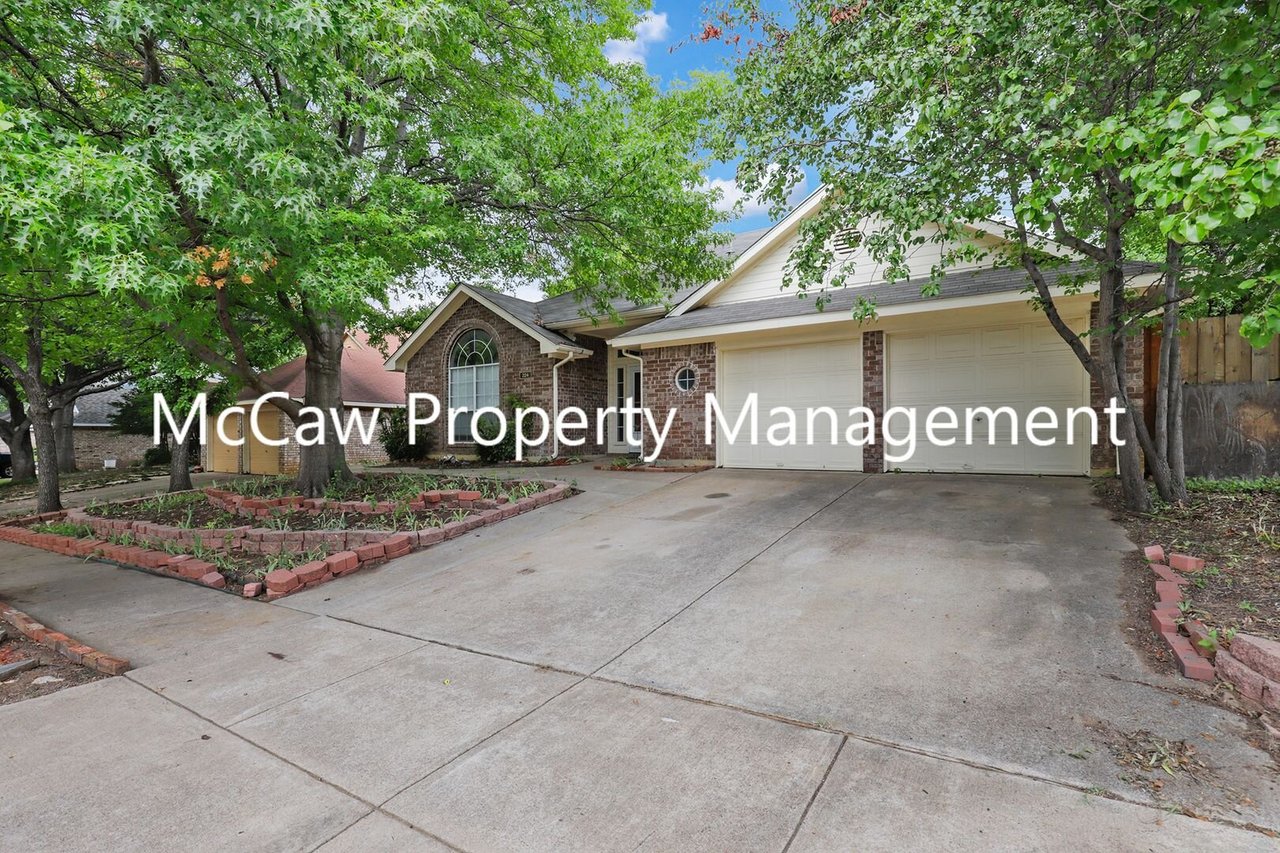 224 Brittany Dr. Euless, TX 76039