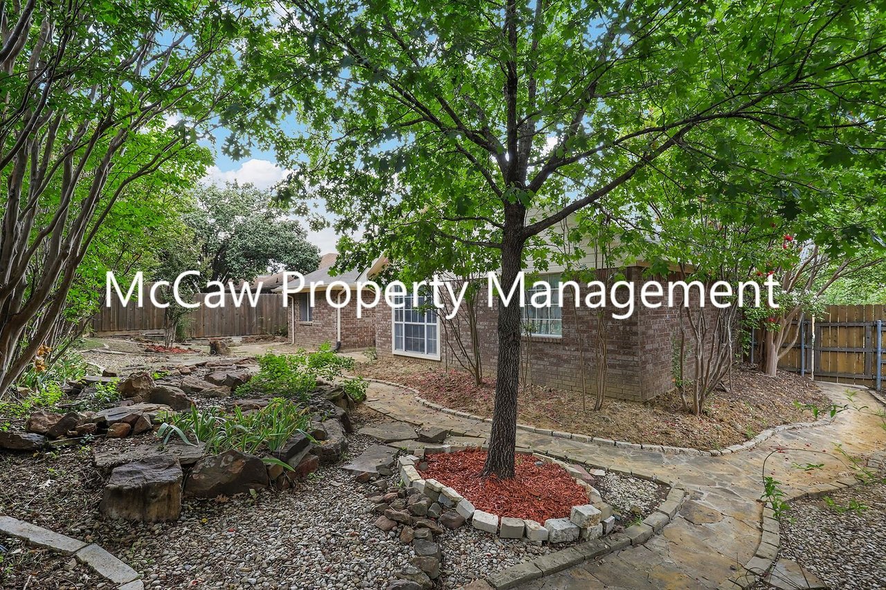 224 Brittany Dr. Euless, TX 76039