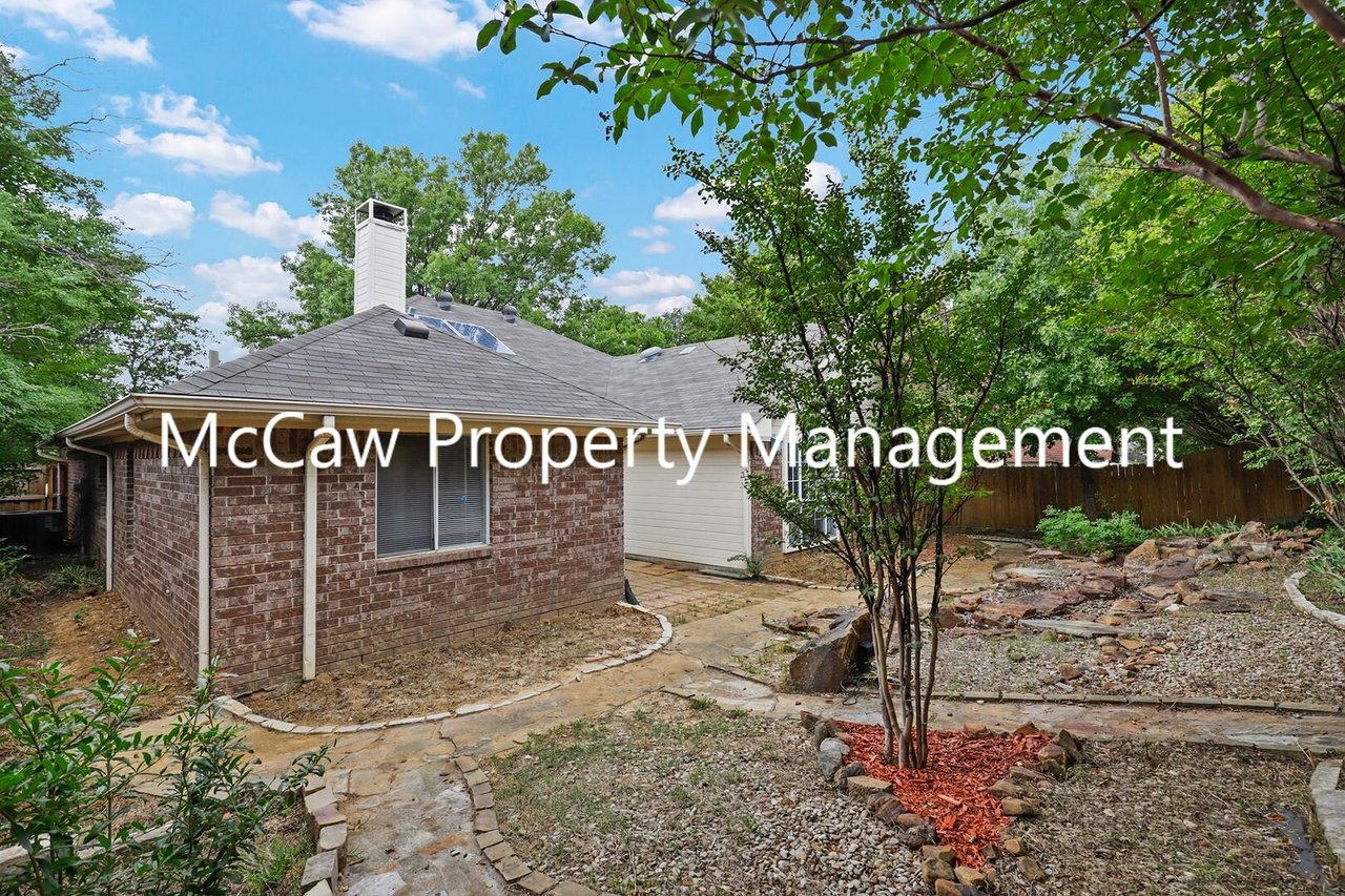 224 Brittany Dr. Euless, TX 76039