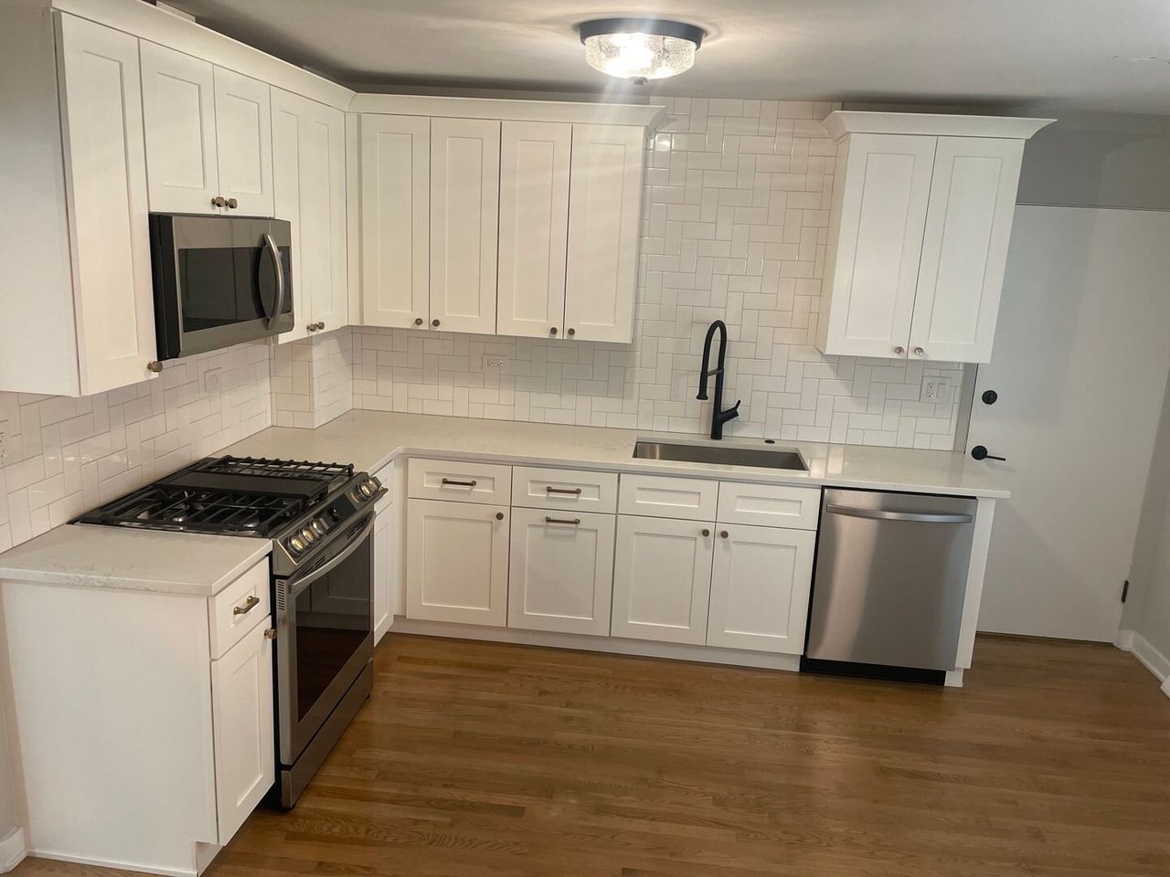117 E. 6th Avenue Naperville, IL 60563