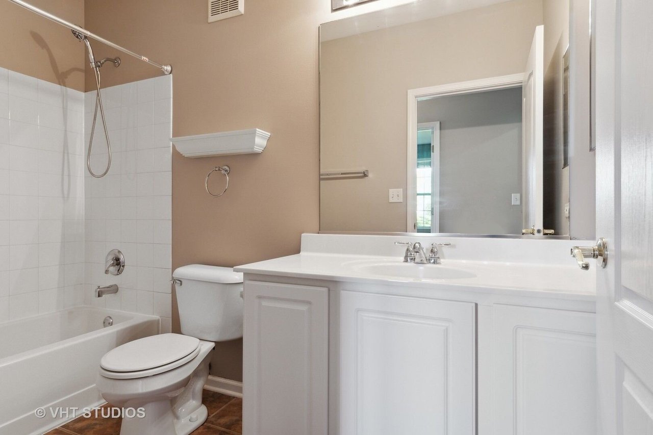2442 Golf Ridge Circle Naperville, IL 60563