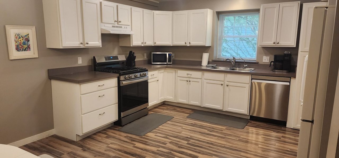 6260 Cedarmere (Unicorn House) Traverse City, MI 49686