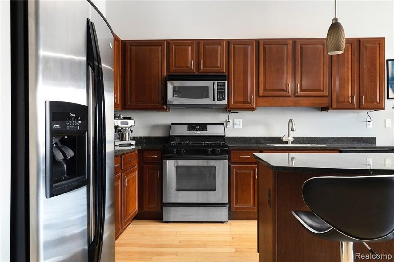 101 Curry Avenue Unit #204 Royal Oak, MI 48067