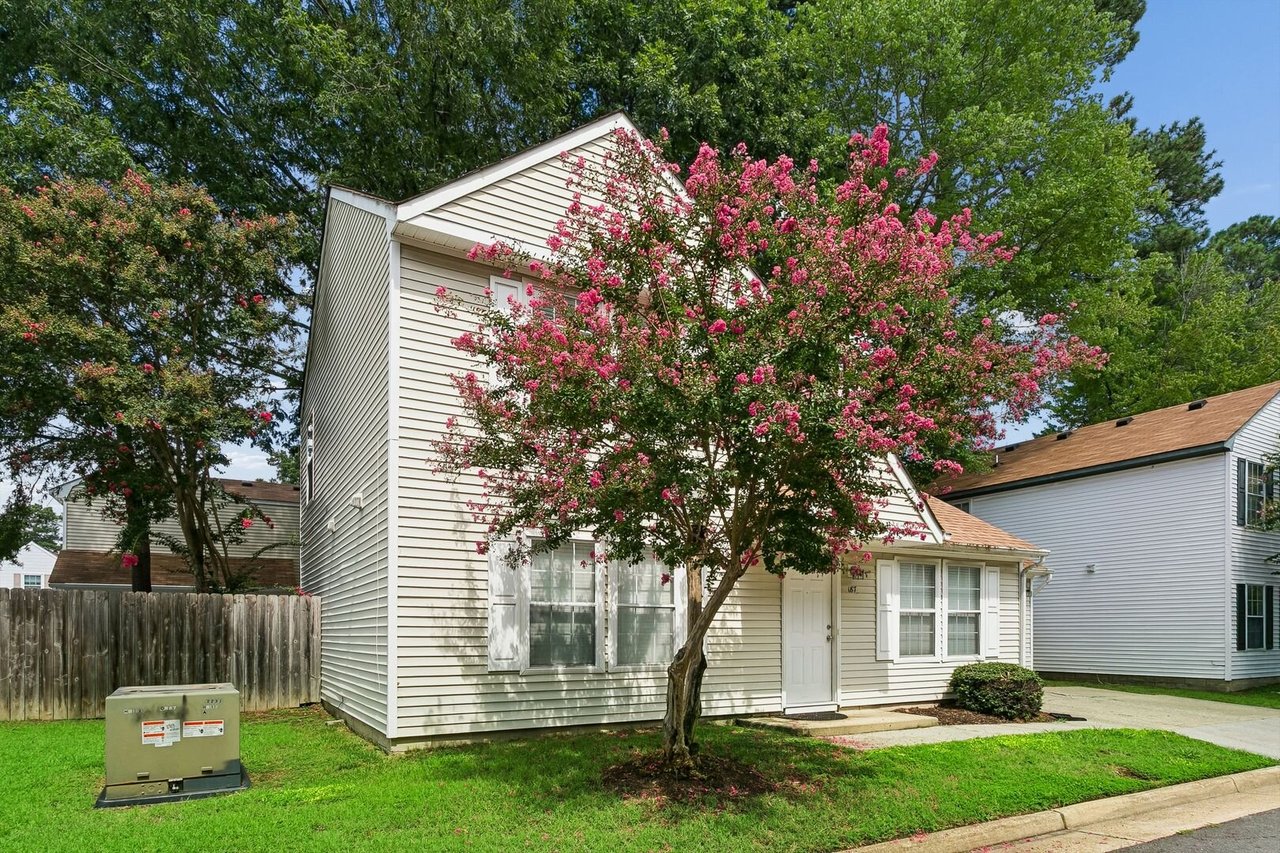187 N Hunt Club Run Newport News, VA 23608
