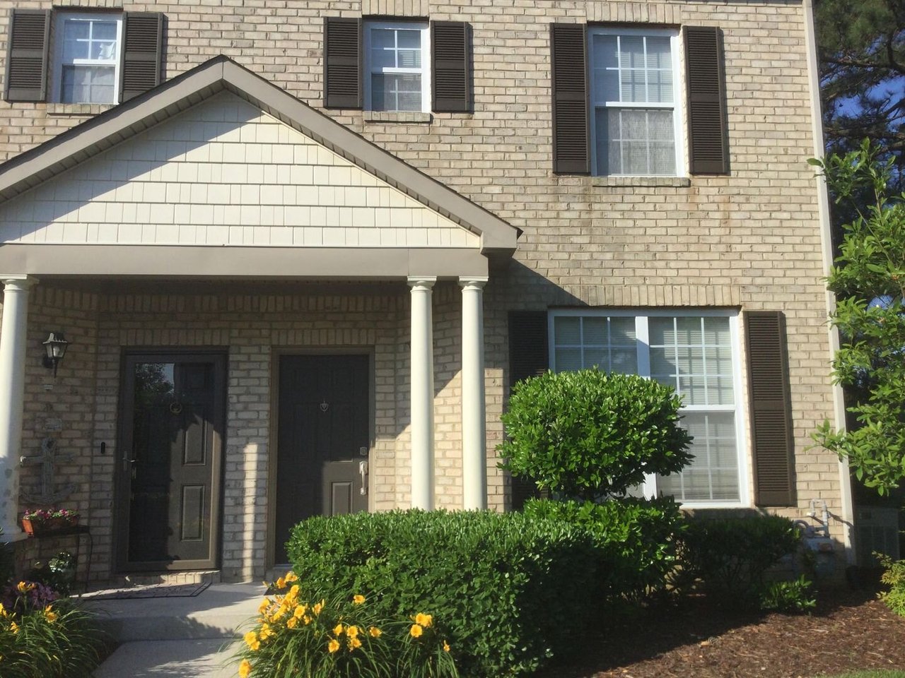 2037 Smallbrooke Court Virginia Beach, VA 23454