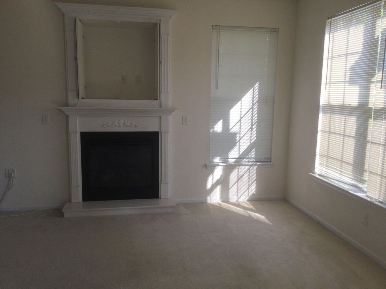 2037 Smallbrooke Court Virginia Beach, VA 23454