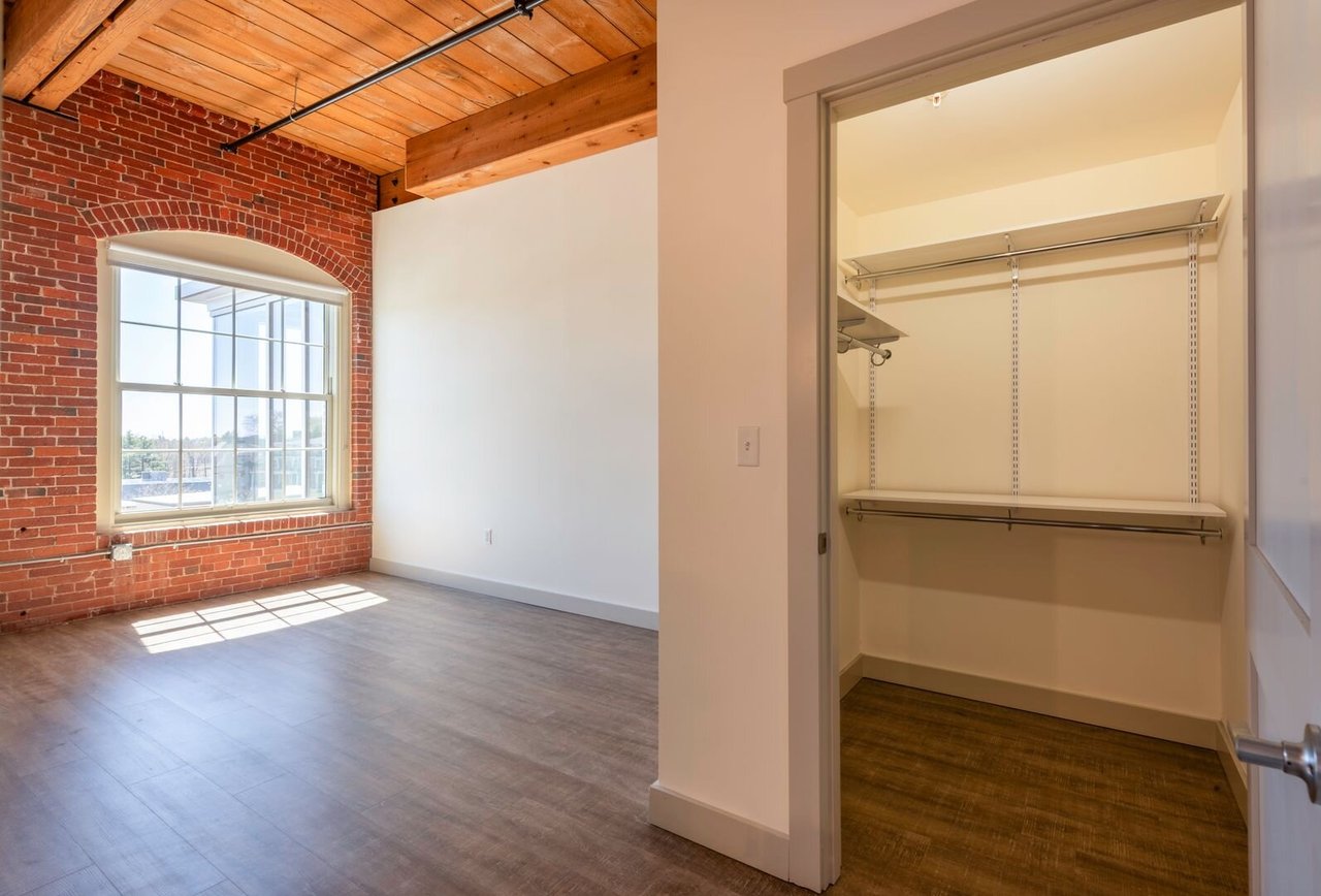 165 Thorndike St 506 Lowell, MA 01852