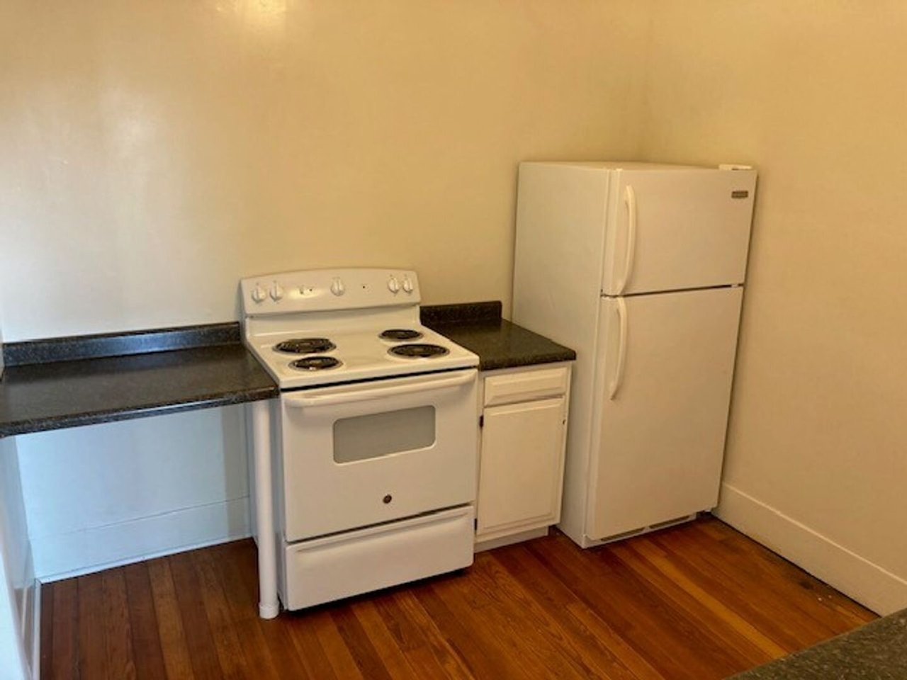 327 S 11th St. - 4 Lincoln, NE 68508