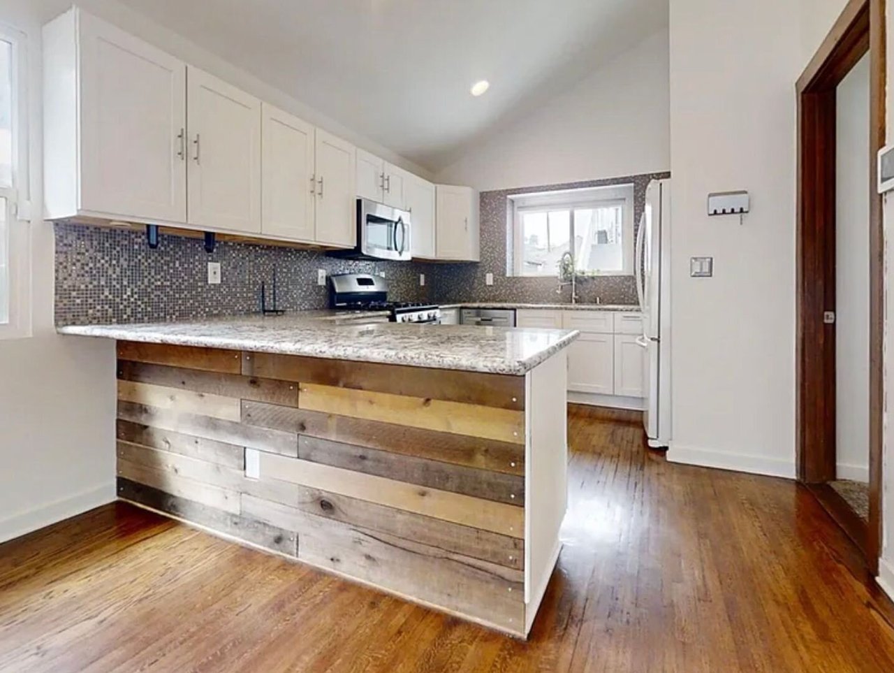 3629 Marmion Way Los Angeles, CA 90065