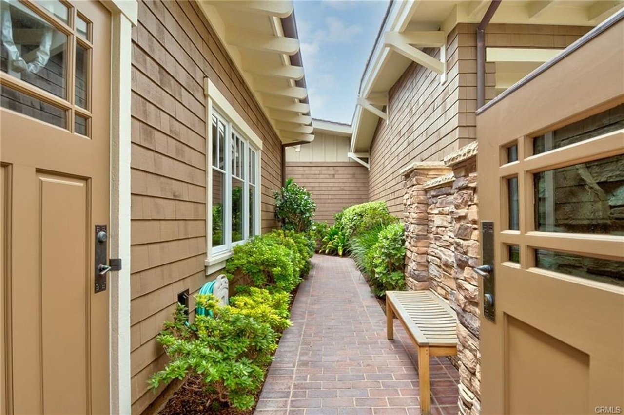 5 Stickley Dr Laguna Beach, CA 92651-4238