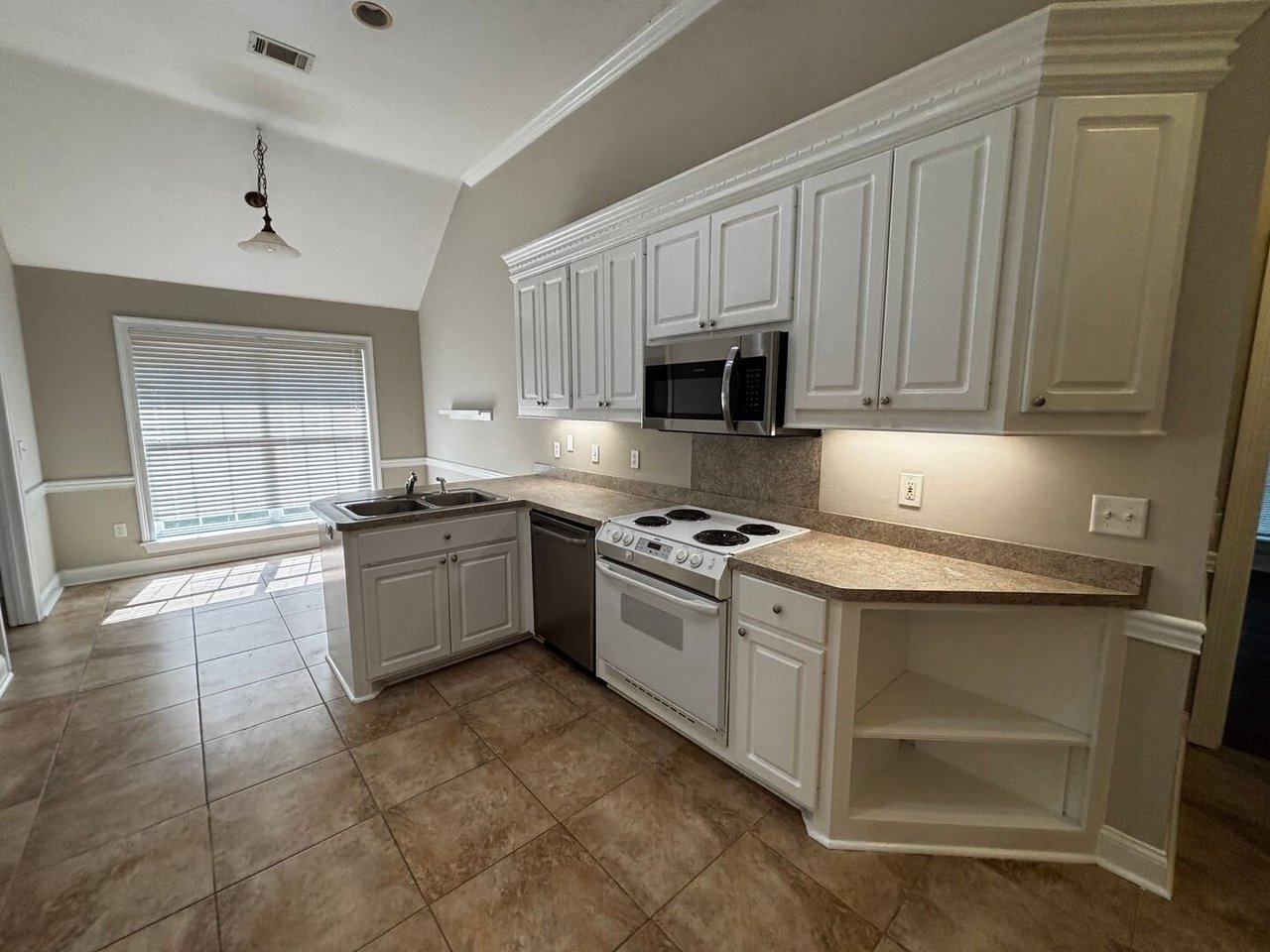 410 Abbey Woods