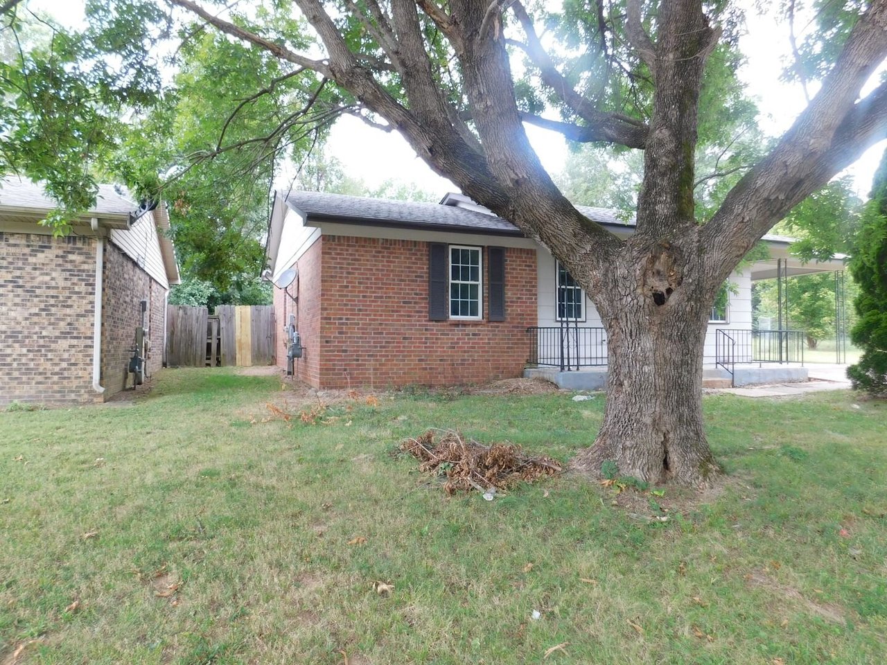 5293 Cedar Bluff Dr