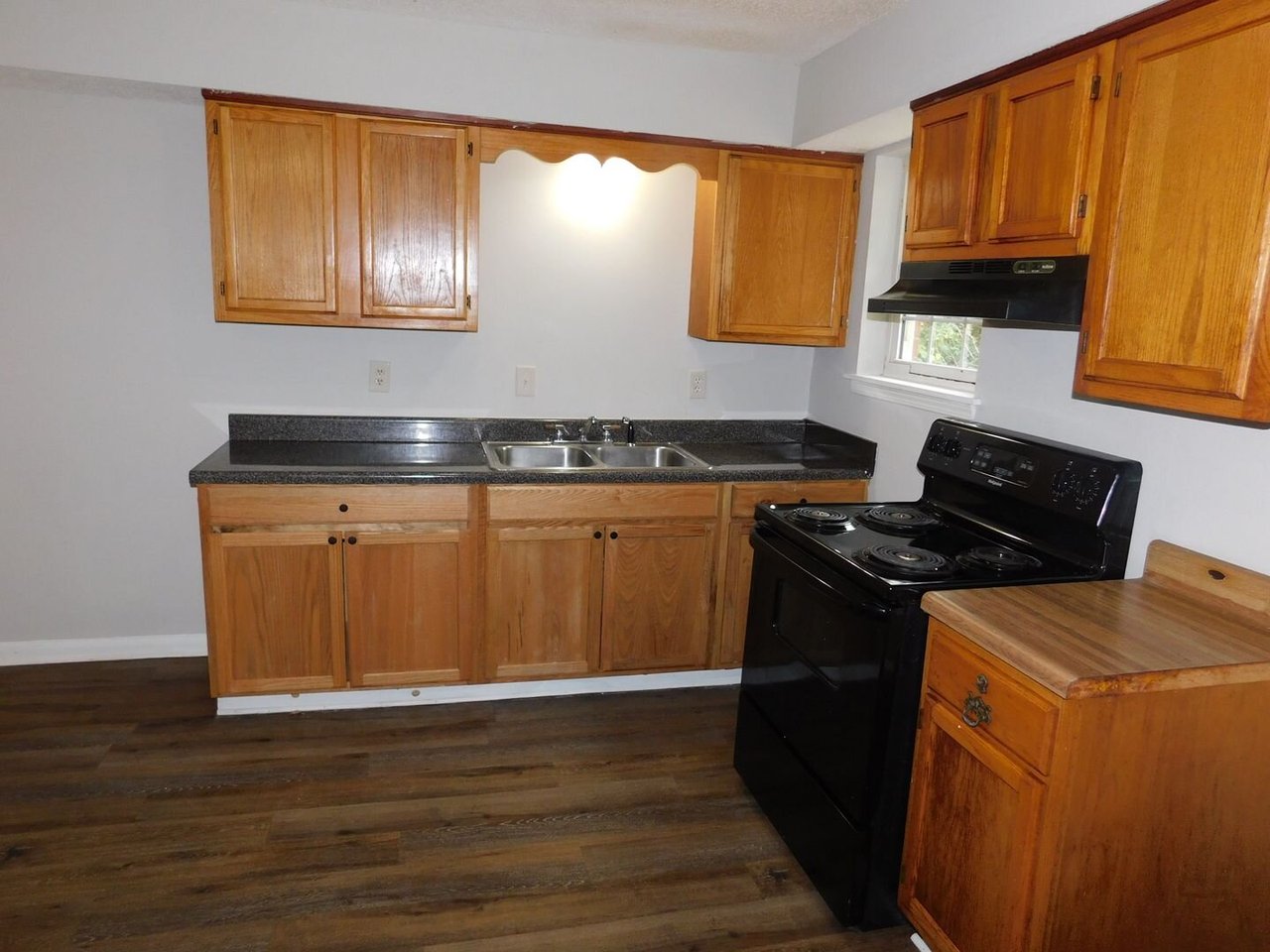 5293 Cedar Bluff Dr