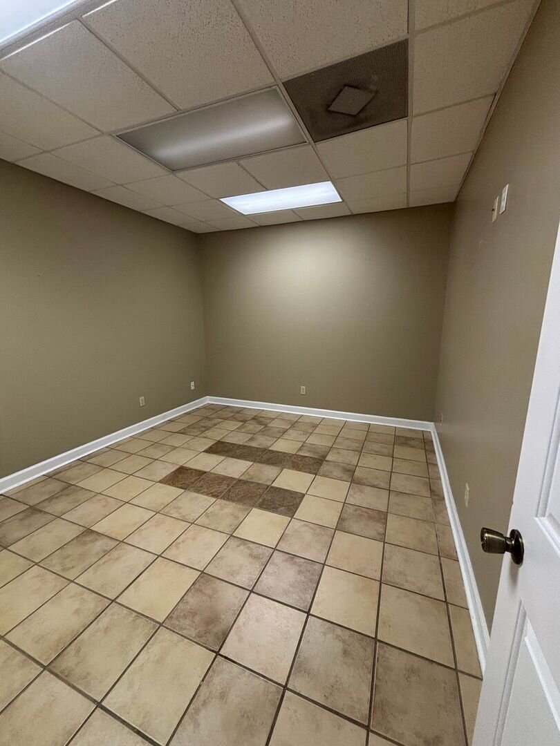 7160 Tchulahoma - Suite A4