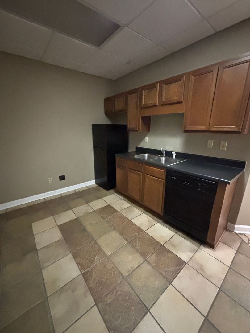 7160 Tchulahoma - Suite A4
