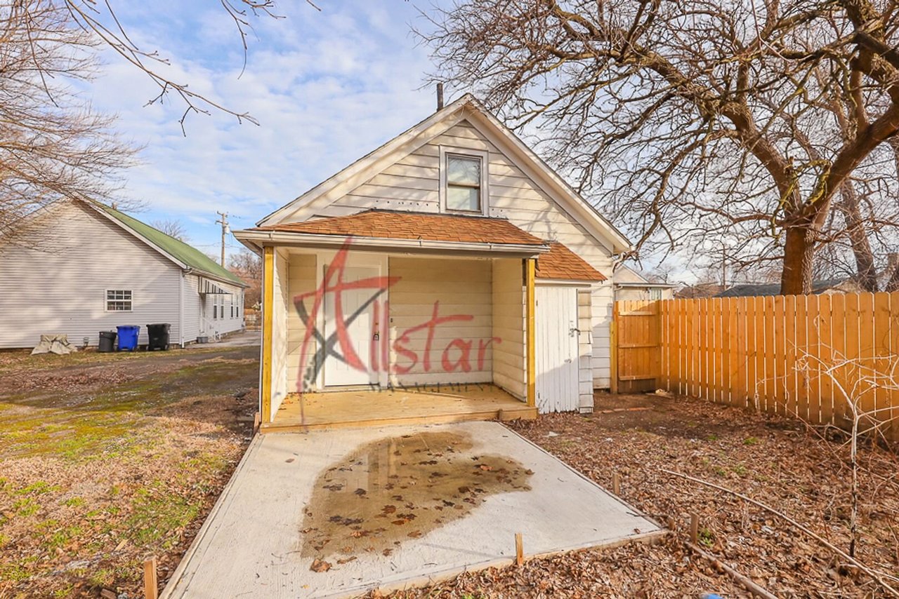 3235 Erin Ave - Rear