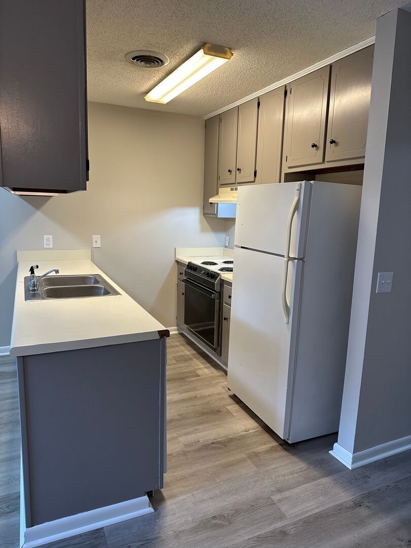 1903 Holmes Street Unit 25