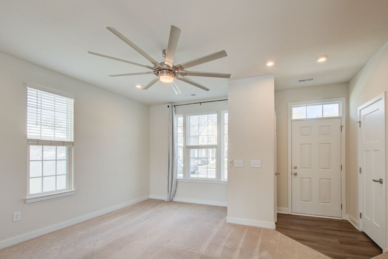 255 Goldenstar Lane Portsmouth, VA 23701