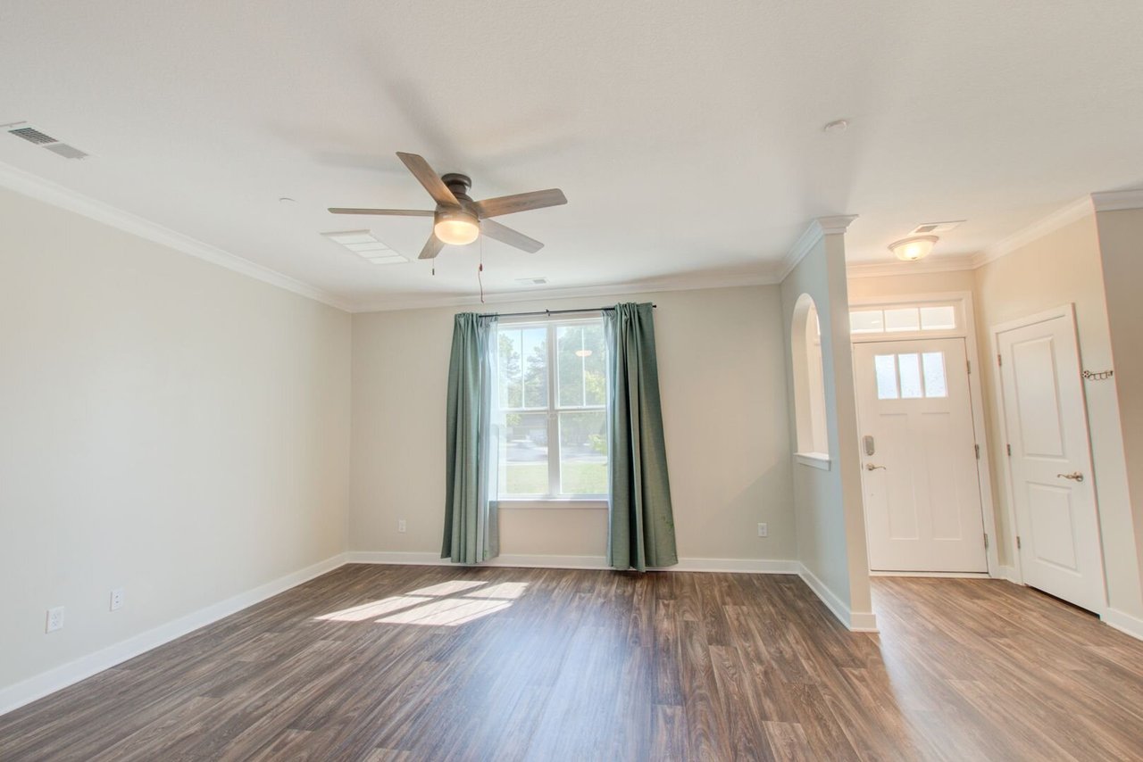 609 Fishers Court Hampton, VA 23666
