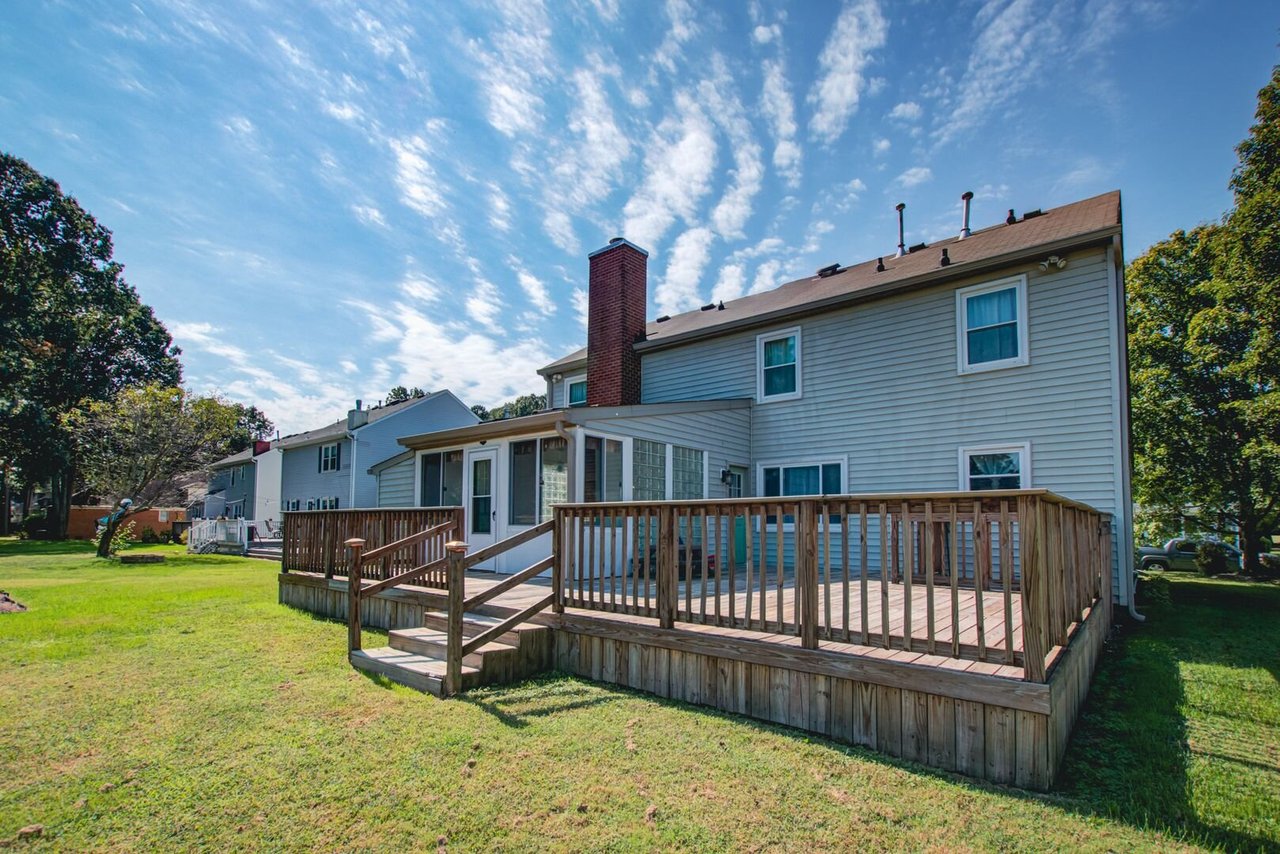 427 Las Gaviotas Boulevard Chesapeake, VA 23322