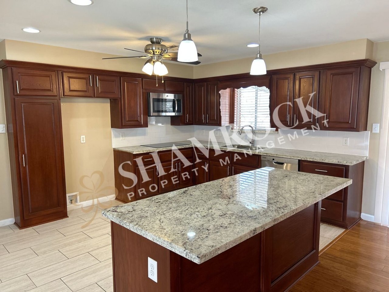 7733 Fairway Rd Woodway, TX 76712