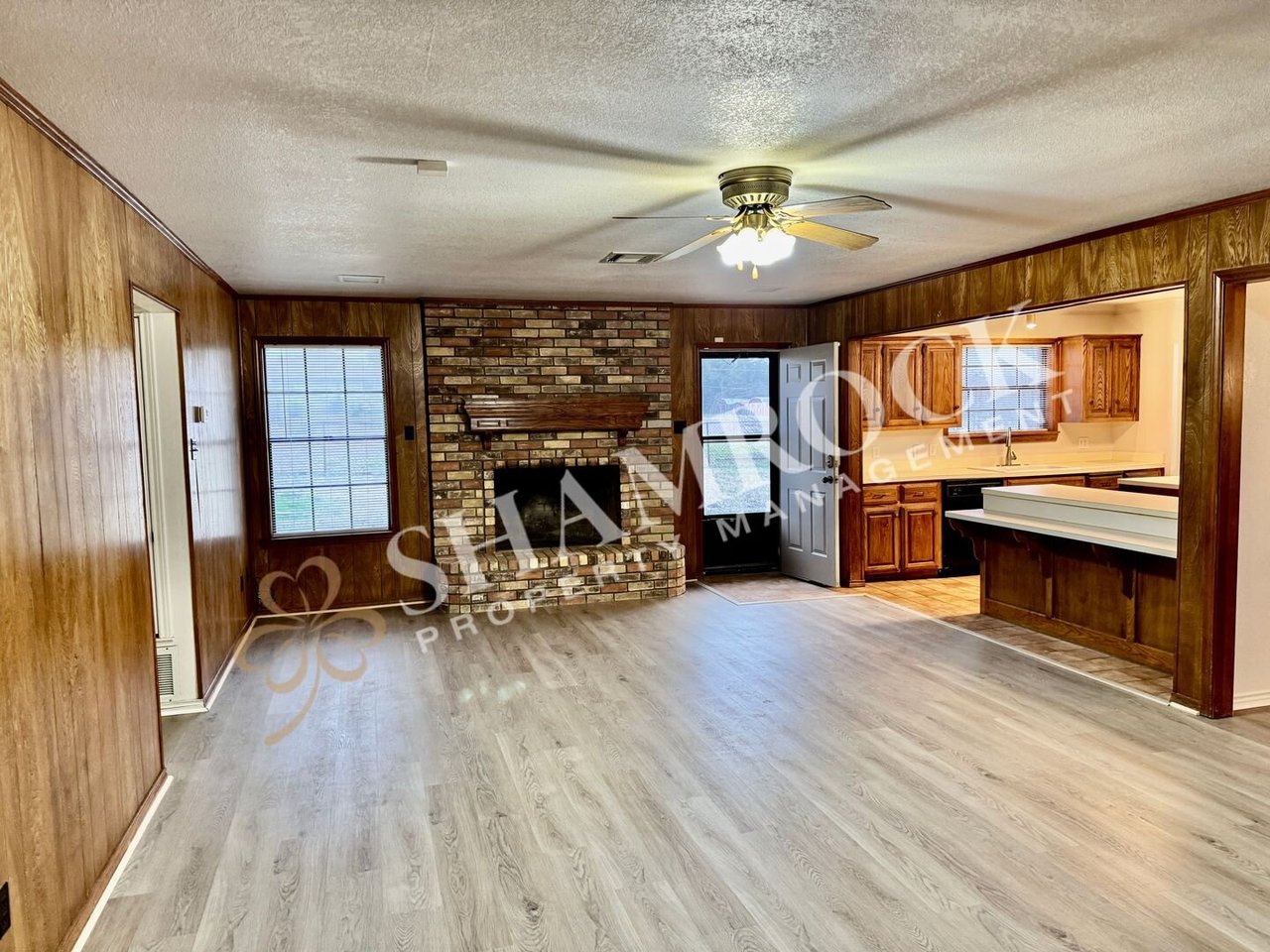 712 N Crooked Creek Lorena, TX 76655