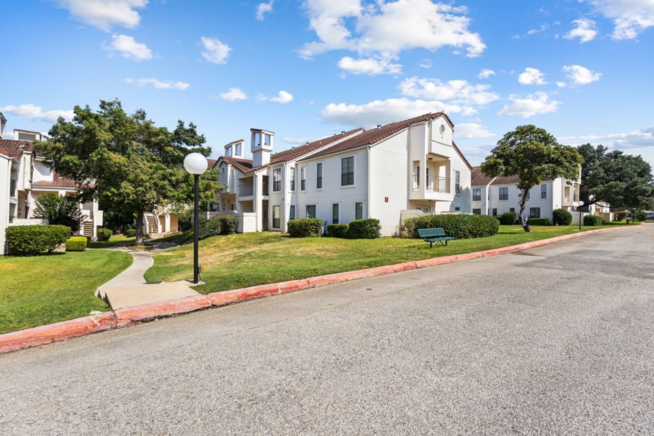2255 Thousand Oaks #504 San Antonio, TX 78232