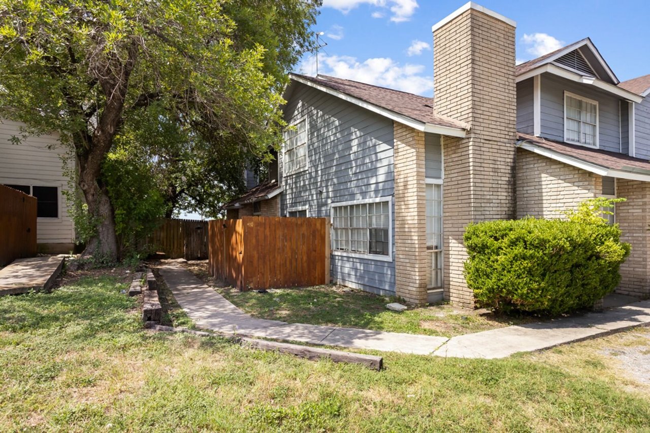 6714 Windsor Hollow San Antonio, TX 78239