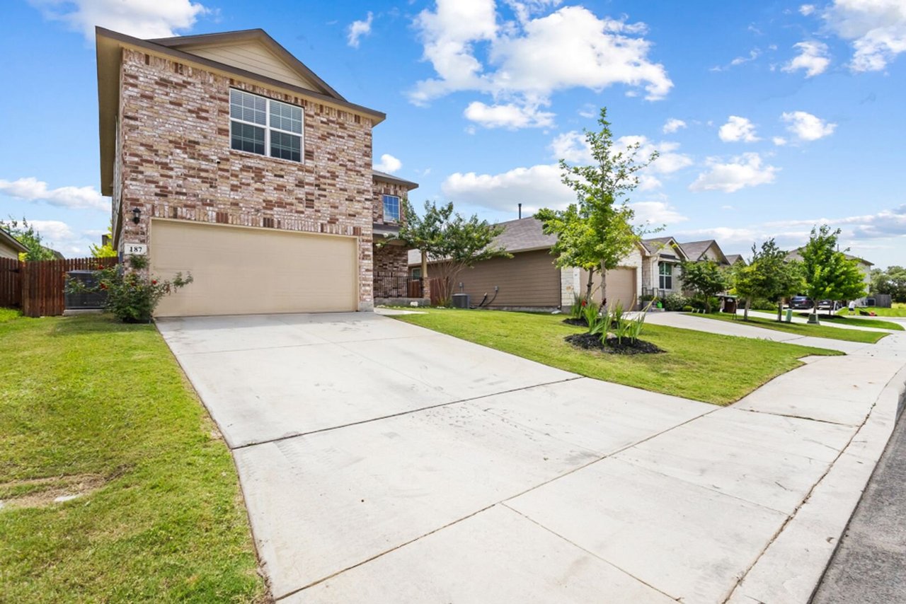 187 Scarlet Macaw San Antonio, TX 78253