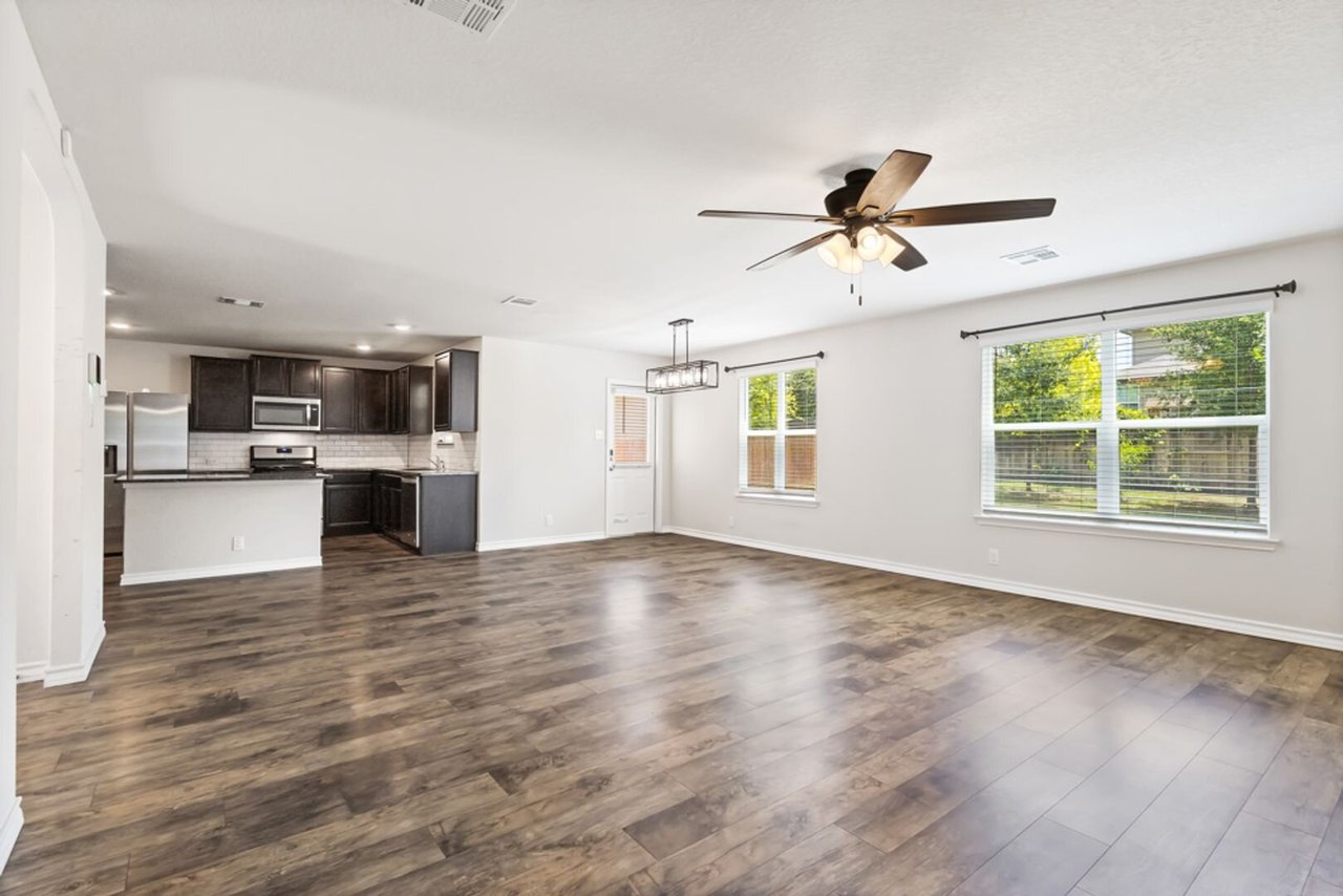 187 Scarlet Macaw San Antonio, TX 78253