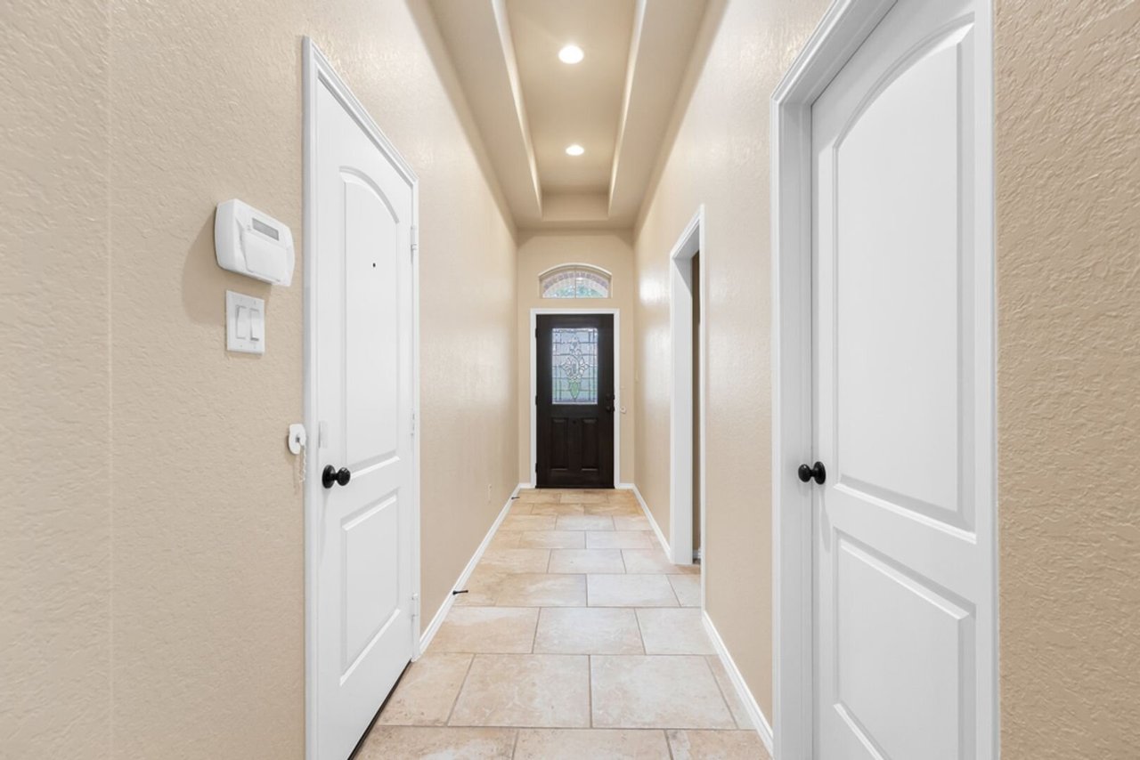 8710 White Crown San Antonio, TX 78254
