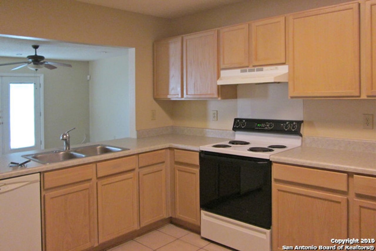 6718 Badger Pass Dr San Antonio, TX 78239
