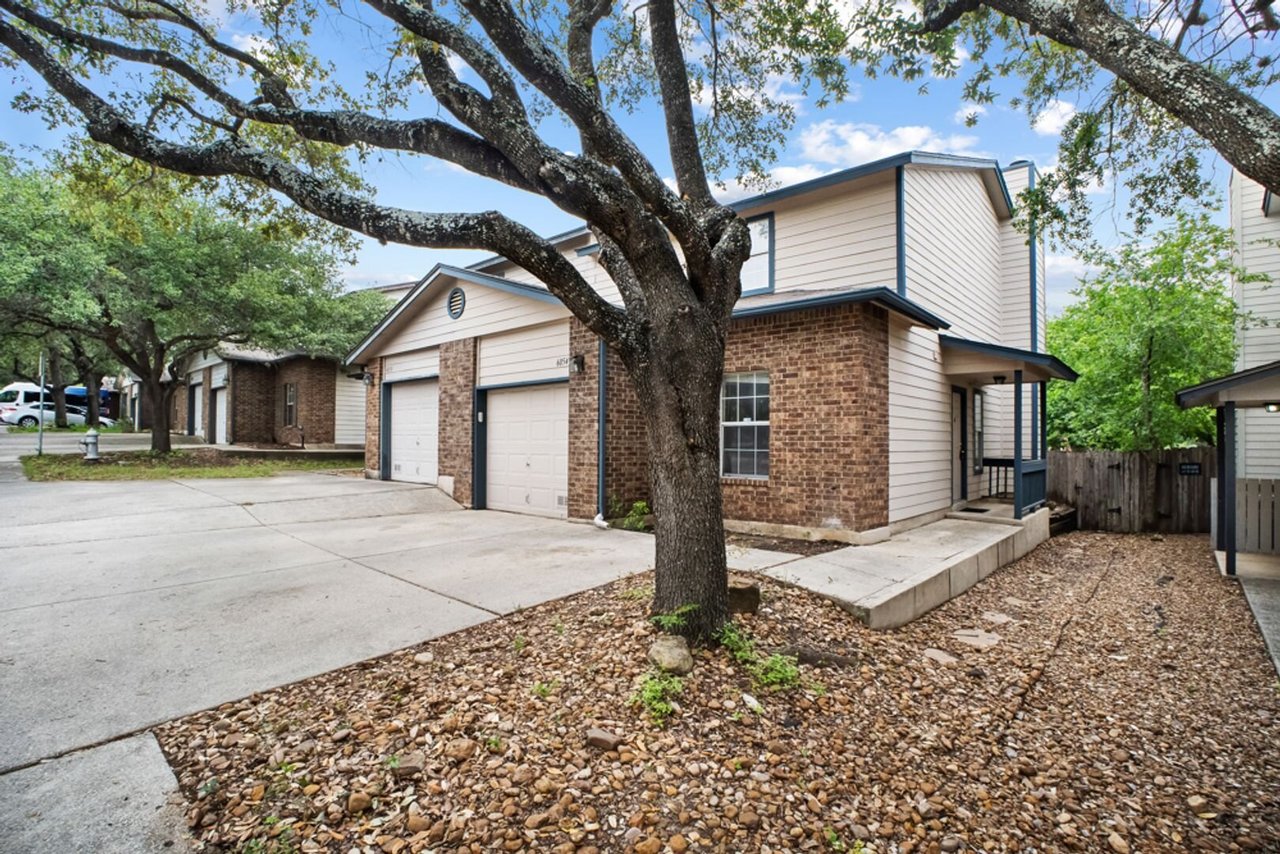 6054 Bantry Bay San Antonio, TX 78240