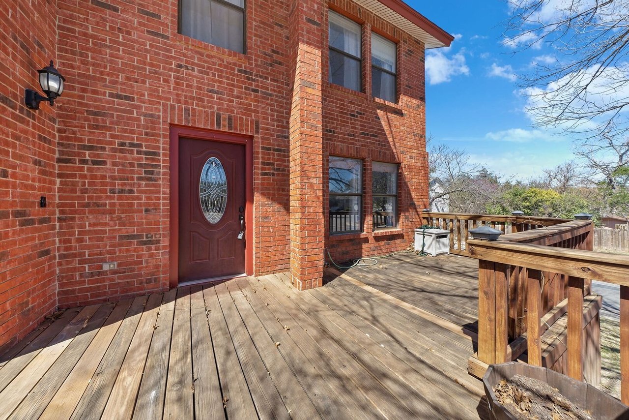 7703 Sandia Bluff San Antonio, TX 78240