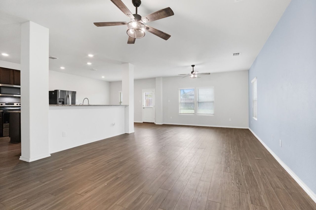 5910 Frisbee Path Converse, TX 78109