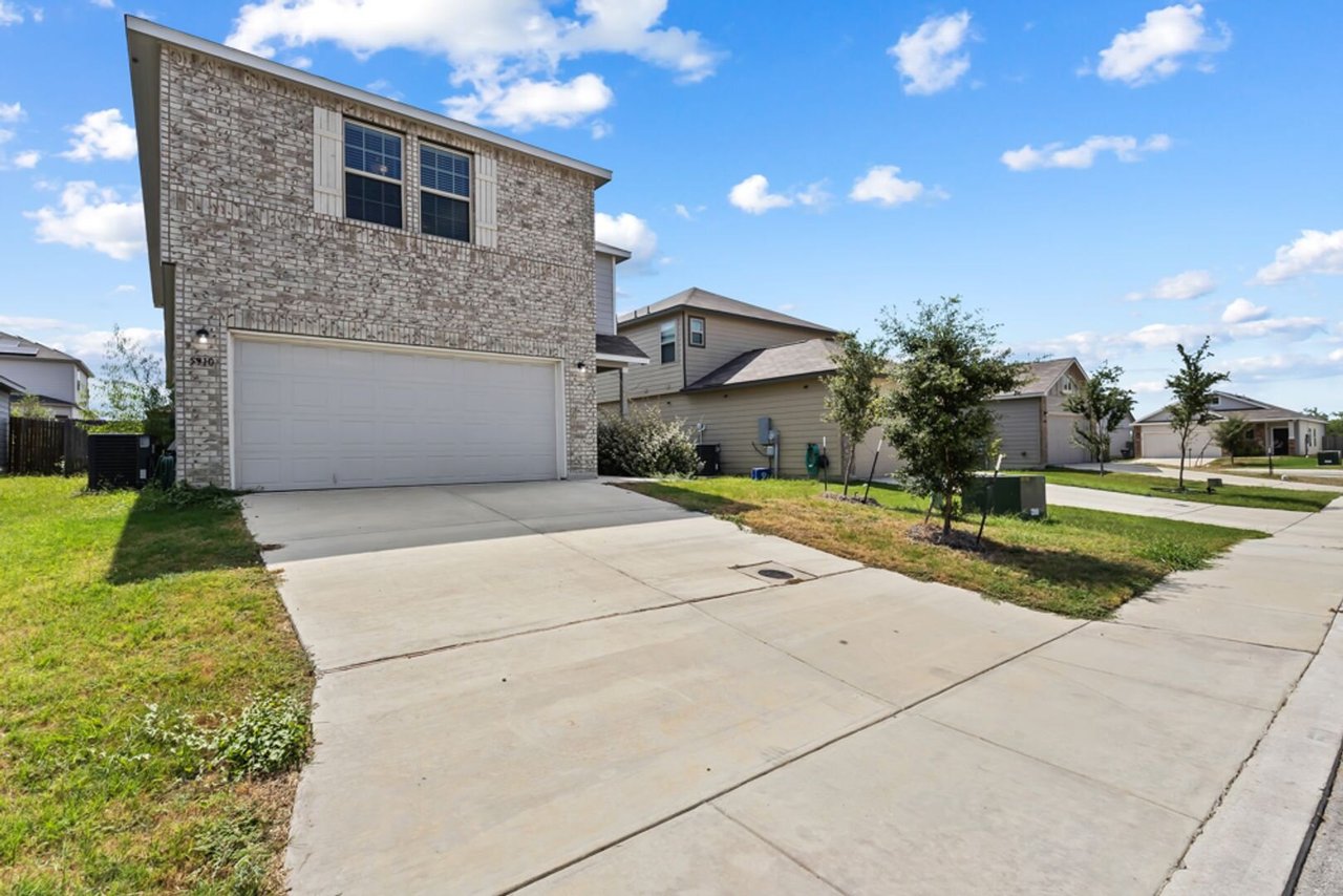 5910 Frisbee Path Converse, TX 78109