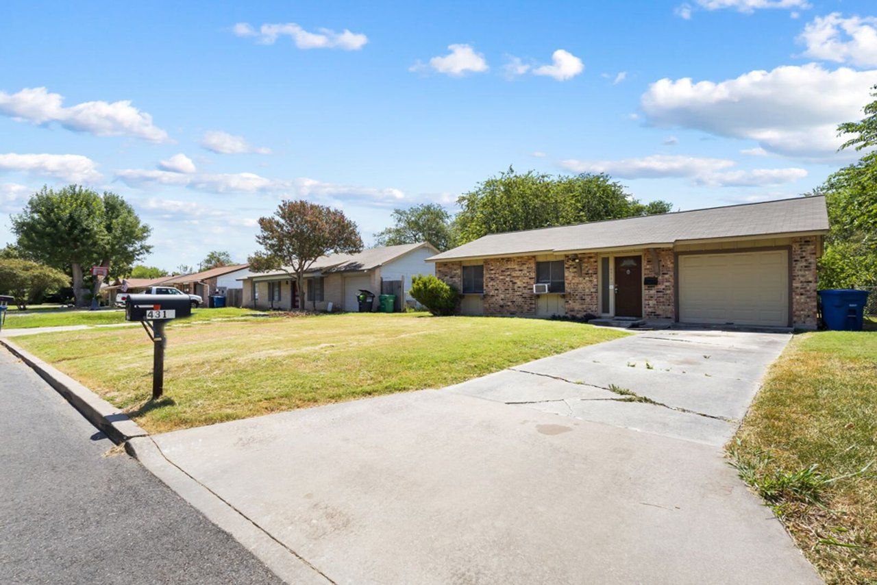 4318 Sun Gate San Antonio, TX 78217