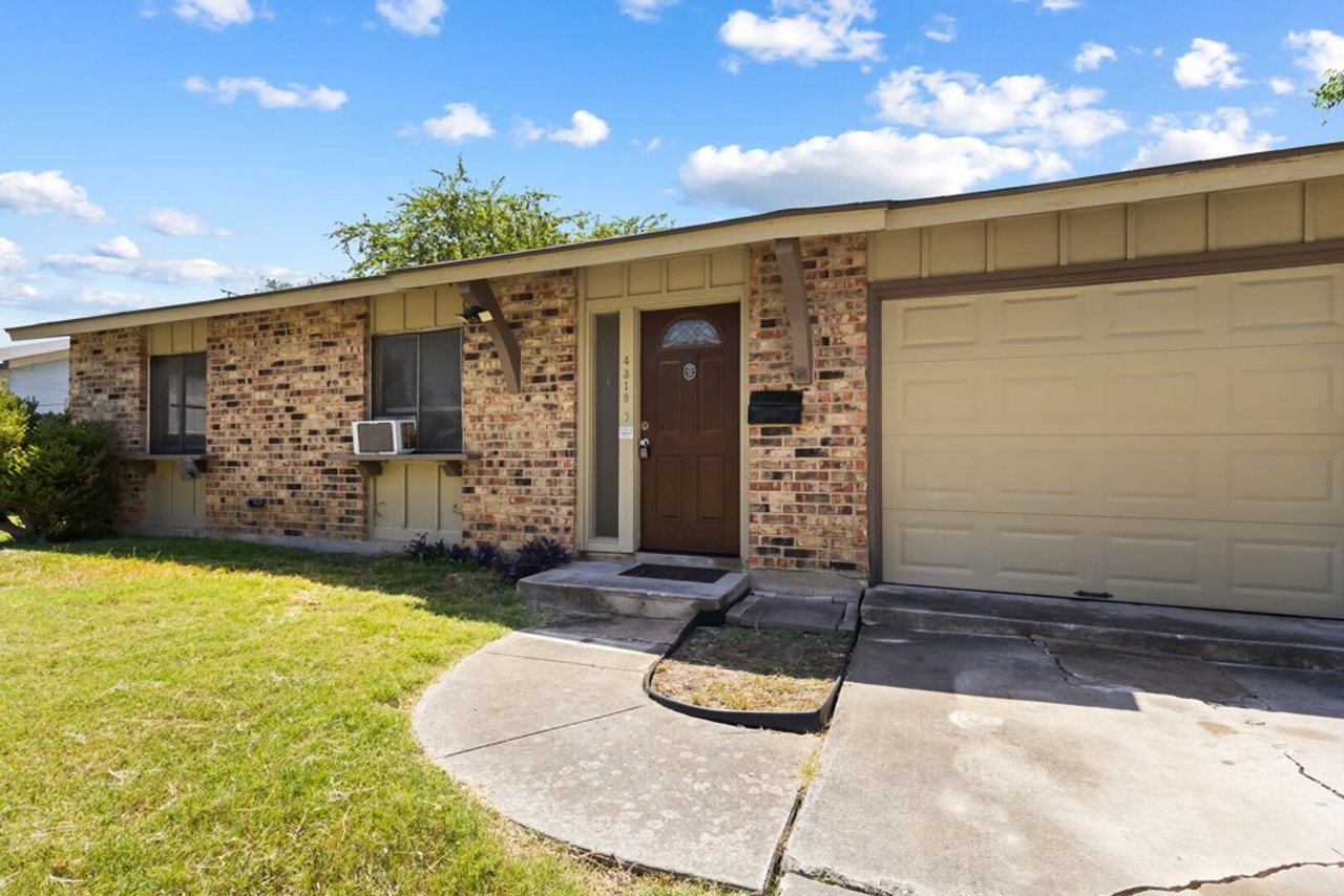 4318 Sun Gate San Antonio, TX 78217