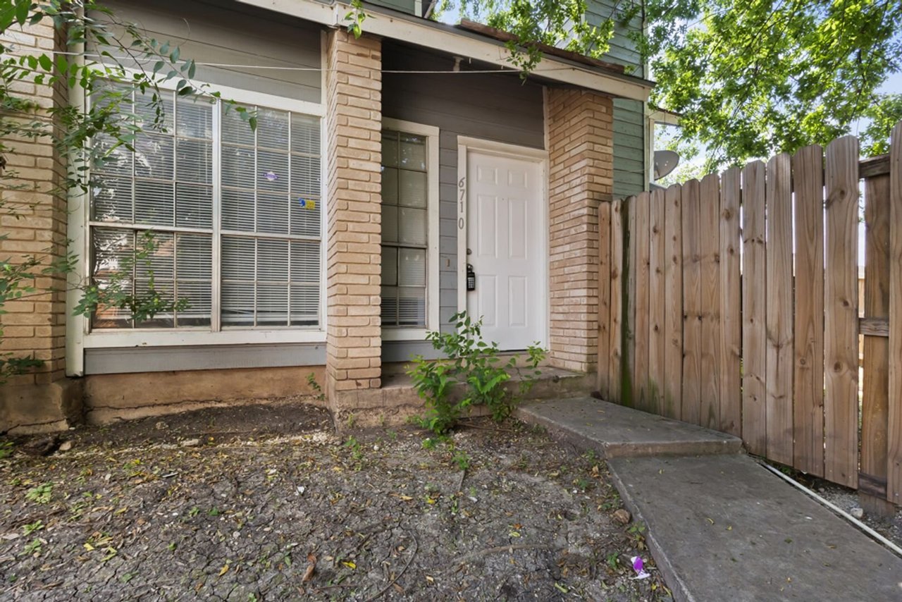 6710 Windsor Hollow San Antonio, TX 78239