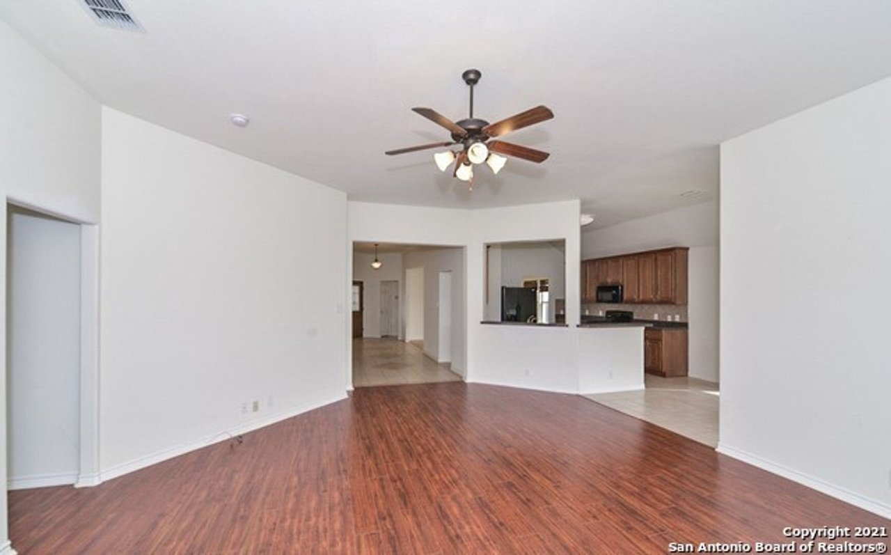 15713 Fair Lane Selma, TX 78154