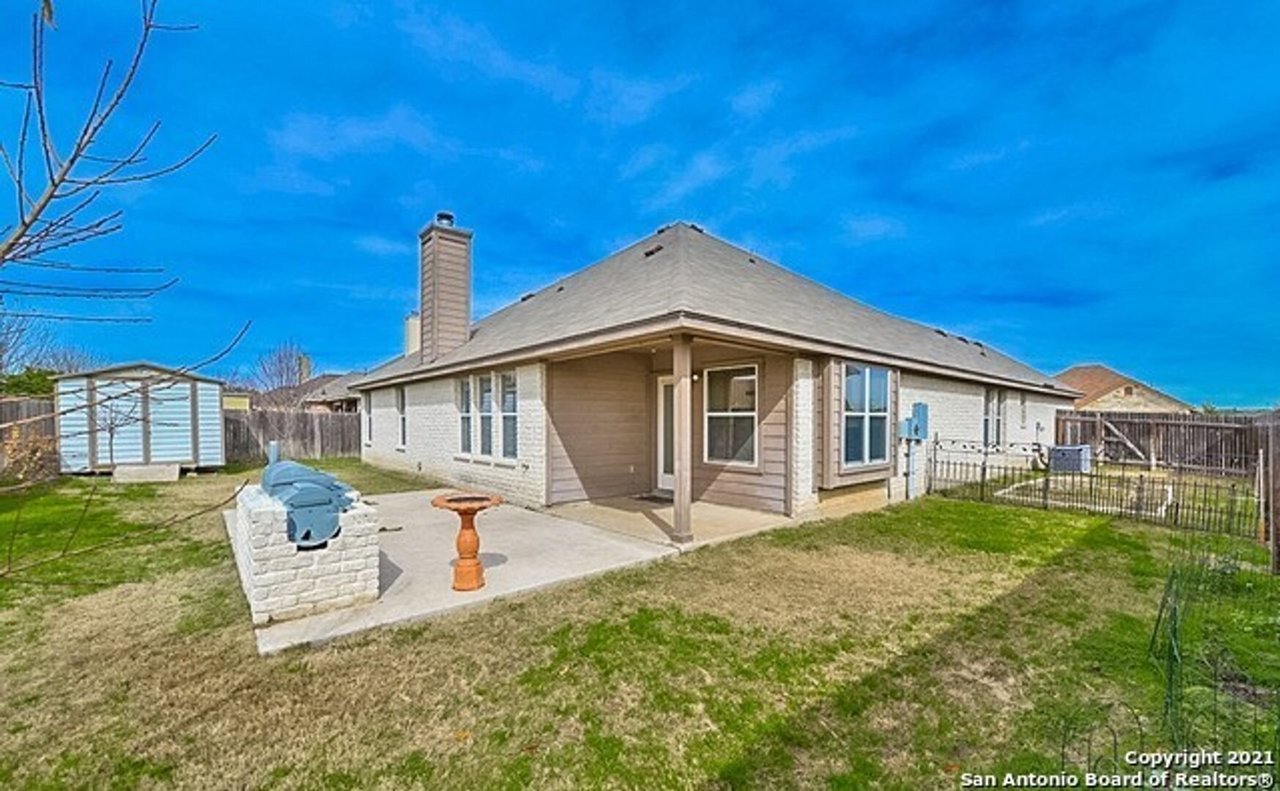 15713 Fair Lane Selma, TX 78154