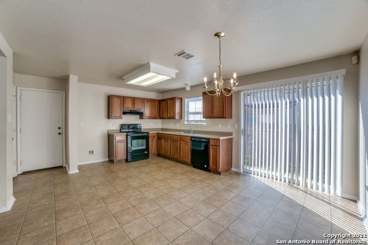 26 Moondance Hill San Antonio, TX 78254
