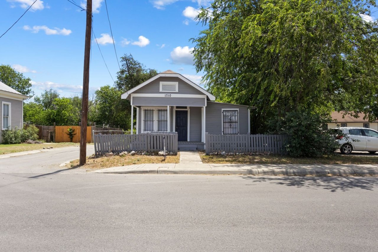 1710 N Navidad St. San Antonio, TX 78201