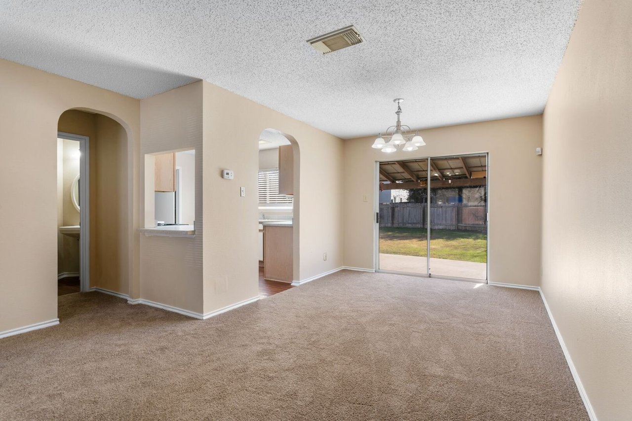 7038 Cole Creek Dr. Converse, TX 78109