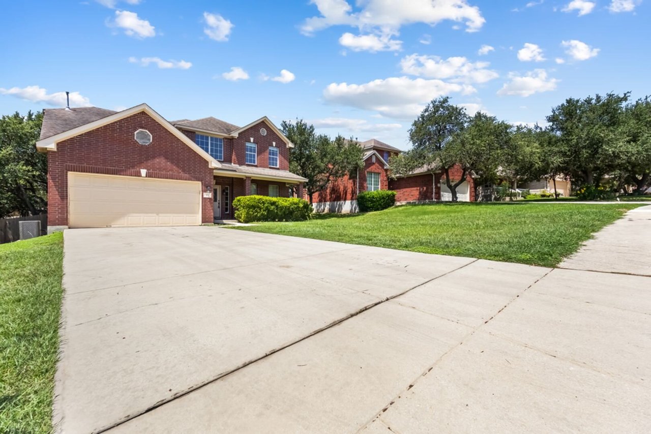 218 Knights Cross San Antonio, TX 78258