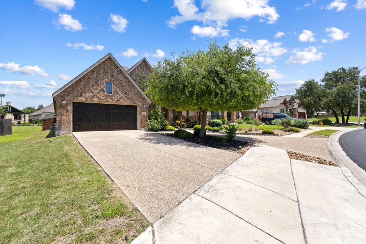 420 Mission Hill Run New Braunfels, TX 78132