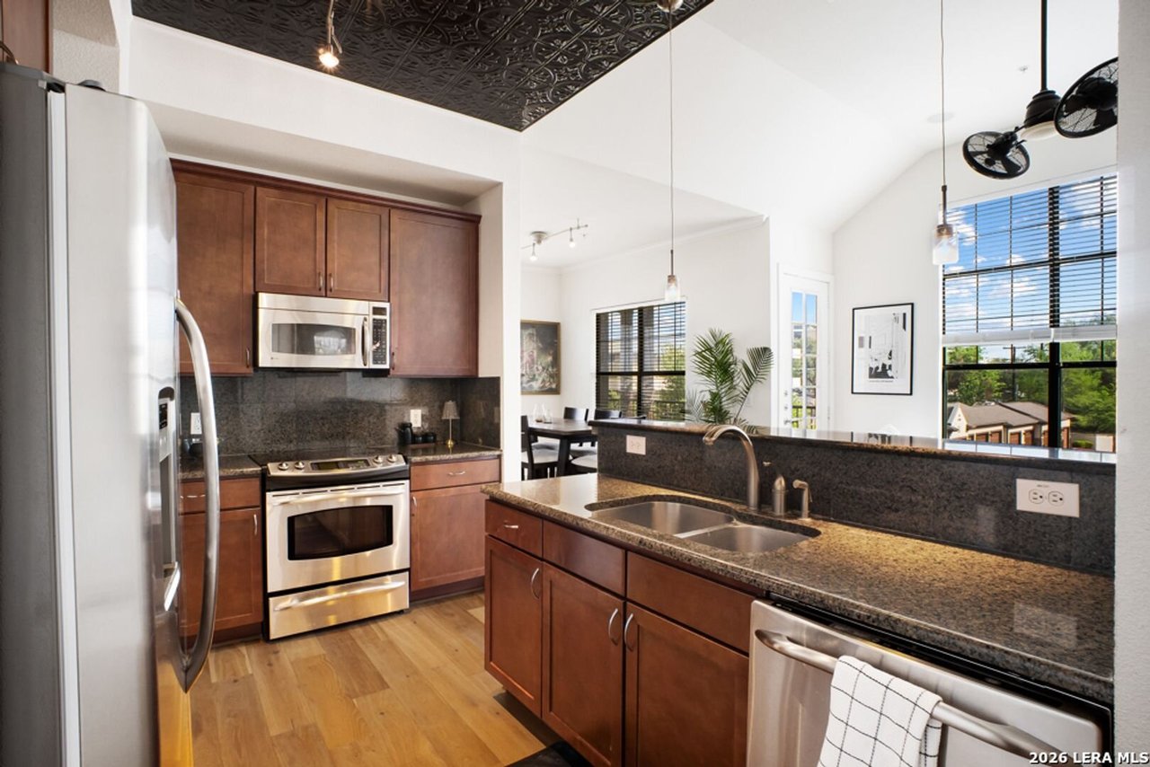 7342 Oak Manor Dr Unit 1302 San Antonio, TX 78229